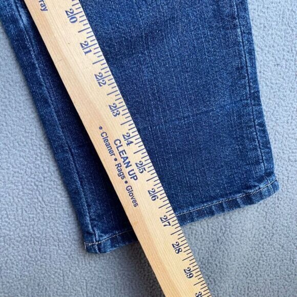 Calvin Klein Women’s size 8 Blue Dark Wash Jeans 5-Pocket Design. - Picture 3 of 11